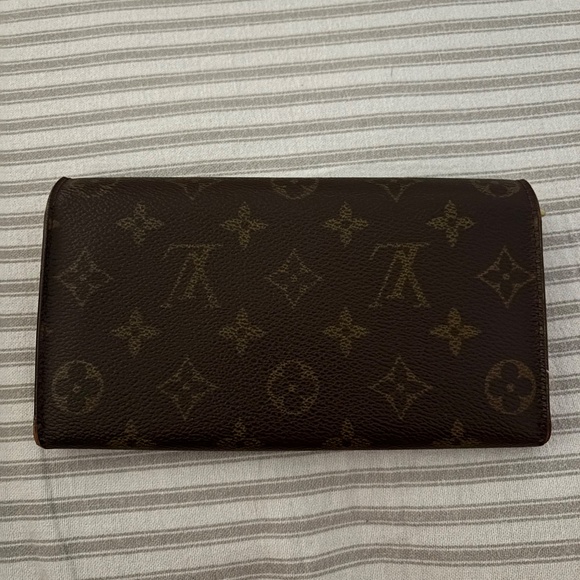 Louis Vuitton wallet - Picture 2 of 4